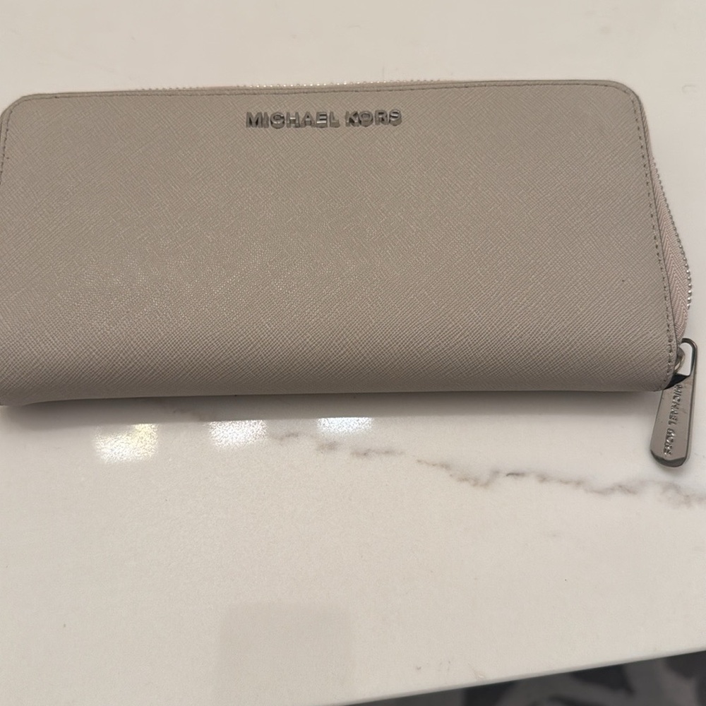 Grey Michael Kors, wallet